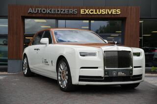 rolls-royce-phantom-6.7-v12-starlight-headliner-rear-theatre
