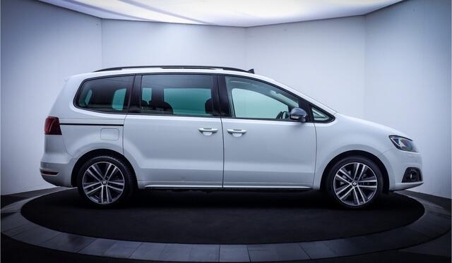 Seat ALHAMBRA 2.0TSI Dsg FR-INTENSE PANO | XENON | CAMERA | STOELVERW | ELEK SCHUIFDEUREN | NAVI | CARPLAY | CRUISE | AFN TREKHAAK | LMV 18''