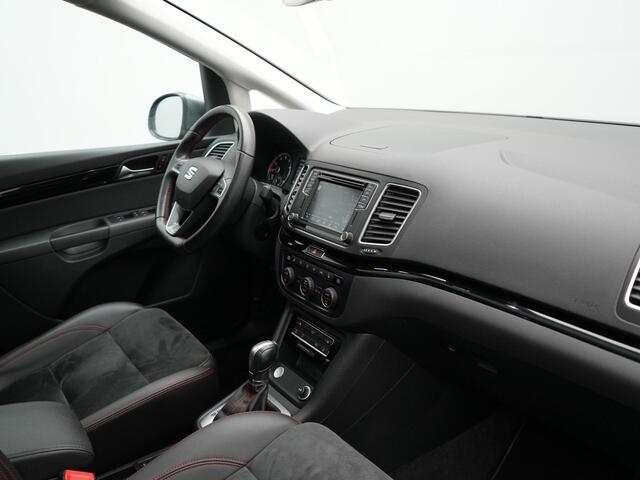 Seat ALHAMBRA 1.4 TSI FR Business Intense 7 Persoons 150pk Dealer O.H. | Trekhaak Af Fabriek | Panodak | Adaptive Cruise | Camera | Apple Carplay | Alcantara Sportstoelen Verwarmd | Keyless | Blis | Navigatie | DAB |