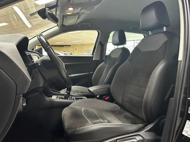 Seat ATECA 1.0 EcoTSI Style Business Intense/ Trekhaak/ Camera/ 17'' LMV/ Apple + Android/ LED Koplampen/ DAB+/ Navi/ Clima/ Cruise/ Elek. pakket/ Isofix/ Armsteun/ Multi. LEDER. Stuur/ Mistl./ PDC V+A/ Extra getint glas.