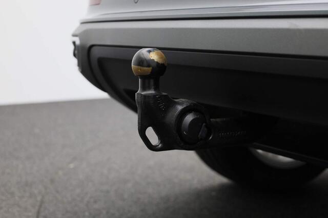 Seat ATECA 1.5 TSI 150 pk DSG FR Business Intense | Panoramadak | Trekhaak | Stoel-/achterbankverwarming | Achteruitrijcamera | Navigatie