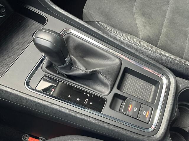 Seat ATECA 1.5 TSI Style Business Intense DSG-7 Automaat / Full led / Zwenkbare Trekhaak / Camera /
