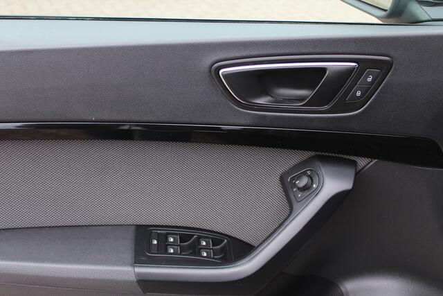Seat ATECA 1.4 EcoTSI Xcellence / Camera / Navigatie / Cruise Control / LED Koplampen / 18'' / Getint glas