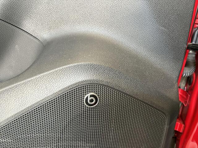 Seat ATECA 1.5 Tsi 150pk DSG Style Business Intense · Camera · Beats Audio · Apple/Android Car Play · Navi · P-Sensoren · Park Assist · Cruise Control · 17'' Inch ·