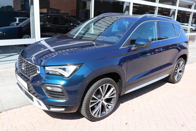 Seat ATECA 1.5 TSI Xperience Business Intense. Panorama dak, dode hoek detector, navigatie