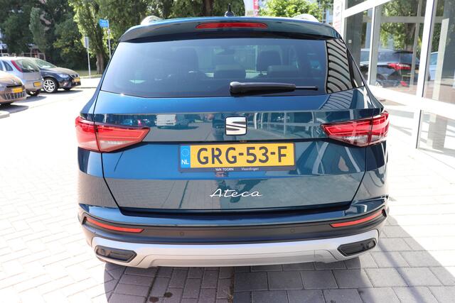Seat ATECA 1.5 TSI Xperience Business Intense. Panorama dak, dode hoek detector, navigatie