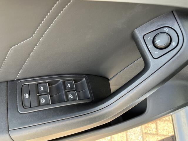 Seat ATECA 1.5 TSI FR Business Intense / AUTOMAAT/ PANO/ BEATS/ KEYLESS/ ALCANTARA/ ELEKTR. STOEL/ ADAPT. CRUISE/ STOEL-STUUR VERWARM./ DIGITAL DASH/ PARK. SENSOREN/ 360 CAMERA/ RIJ-MODI/ CLIMA/ FULL LINK