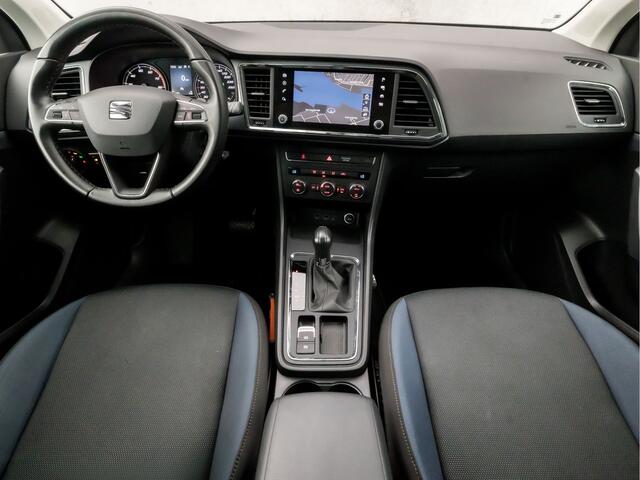 Seat ATECA 1.5 TSI Sport 150Pk Automaat (APPLE CARPLAY, GROOT NAVI, CLIMATE, CAMERA, SPORTSTOELEN, TREKHAAK, GETINT GLAS, CRUISE, NIEUWSTAAT)