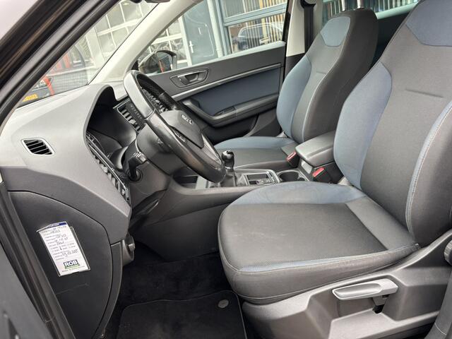 Seat ATECA 1.0 EcoTSI Style Business Intense / Trekhaak / Allseason Banden / Applecarplay/AndroidAuto /