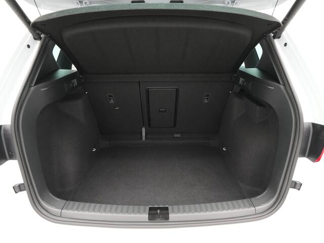Seat ATECA 1.5 TSI 150pk DSG FR Business Intense Navigatie Stoel/Stuurverwarming Camera Trekhaak Digital Cockpit Side Assist 221