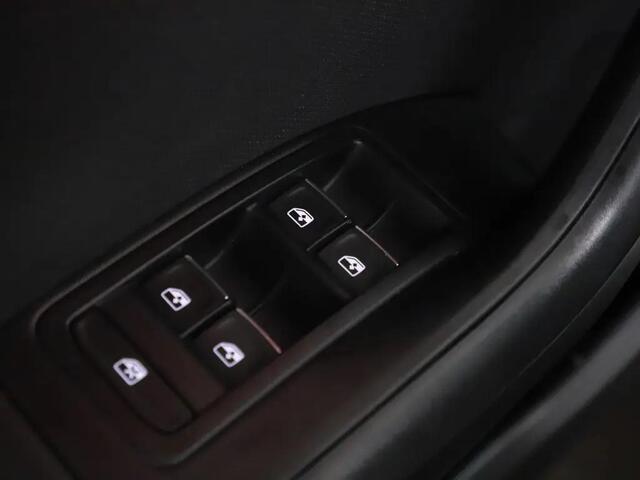 Seat ATECA 1.5 TSi 150 Pk Automaat FR Business Intense | Panoramadak | 19 Inch | Navigatie | Winterpakket | Full LED | Camera | 133.139 Km!!