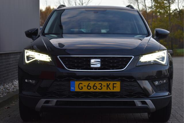 Seat ATECA 1.5 TSI Style Business Intense Cruise control, Trekhaak, Carplay, Camera, PDC, DAB