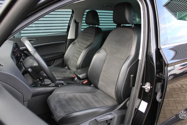Seat ATECA 1.5 TSI Style Business Intense Elek-Trekhaak Leer/Alcantara CarPlay Camera