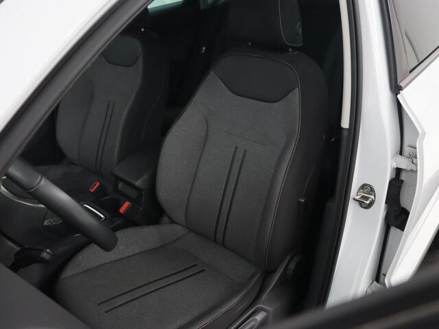 Seat ATECA 2.0 TDI Style Intens | Carplay | Camera | Navigatie | Full LED | Park Assist | Cruise control | Climate control | Getint glas