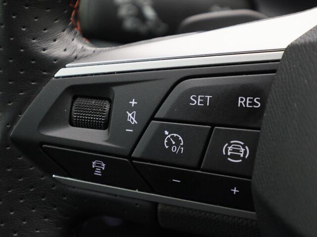 Seat ATECA 1.5TSI/150PK FR Business Intense DSG · Apple/Android Car Play · Camera + parkeersensoren · Keyless