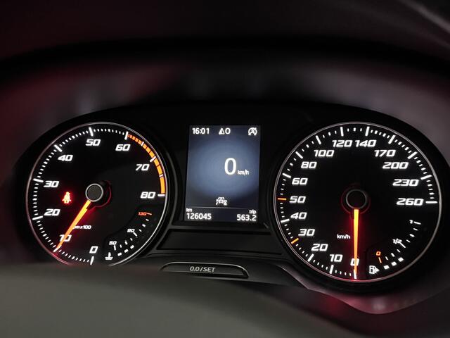 Seat ATECA 1.0 EcoTSI Style Business Intense METALLIC KEYLESS CAMERA TREKHAAK