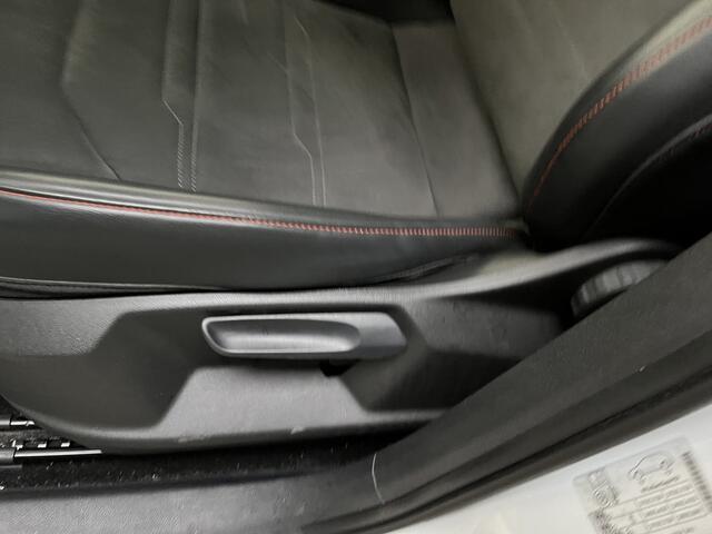 Seat ATECA 1.5 TSI FR / AUTOMAAT/ PANO/ TREKHAAK/ STUUR+STOEL VERWARM./ PARK.SENSOR.V+A/ ELEK.KLEP/ ACC/ DODE HOEK/ FULL LINK/ KEYLESS/ DAB/ DIGITAL DASH/ LANE-ASSIST/ LED/ ISOFIX