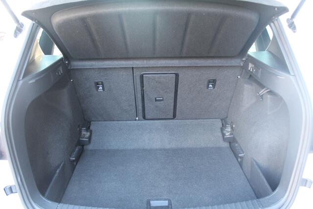 Seat ATECA 1.5 TSI FR Business Intense Pano Dak l Stoel verwarming l Apple/Android carplay l adaptief cruise control l Airco l 18 inch velgen