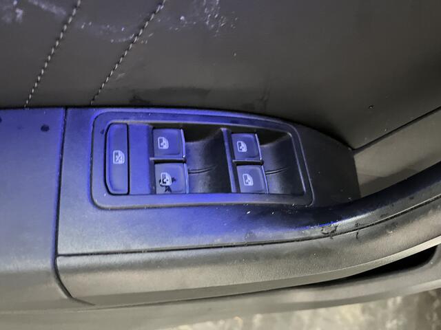 Seat ATECA 1.5 TSI FR / AUTOMAAT/ MEMORY SEAT/ STUUR+STOEL VERWARM./ PARK.SENSOR.V+A/ 360 CAMERA/ DODE HOEK/ FULL LINK/ ACC/ DIGITAL DASH/ BEATS AUDIO/ RIJ-MODI/ NAVI/ DAB/ LED/ CLIMA/ ISOFIX