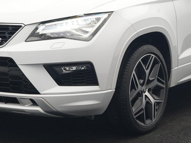 Seat ATECA 1.5 TSI FR DSG 150pk Dealer O.H. | Trekhaak Af Fabriek | Camera | Beats Audio | 19"L.M | Alcantara Sportstoelen Verwarmd | Sfeerverlichting | Apple Carplay | Keyless | Navigatie | DAB | Cruise Control |
