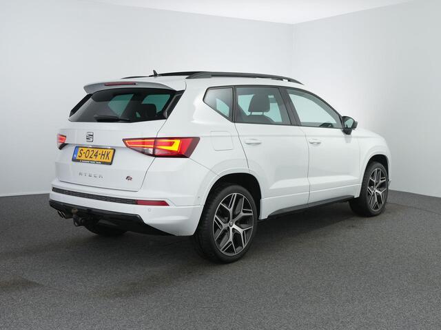 Seat ATECA 1.5 TSI FR Business Intense Pano | Zwenkhaak | 19inch |