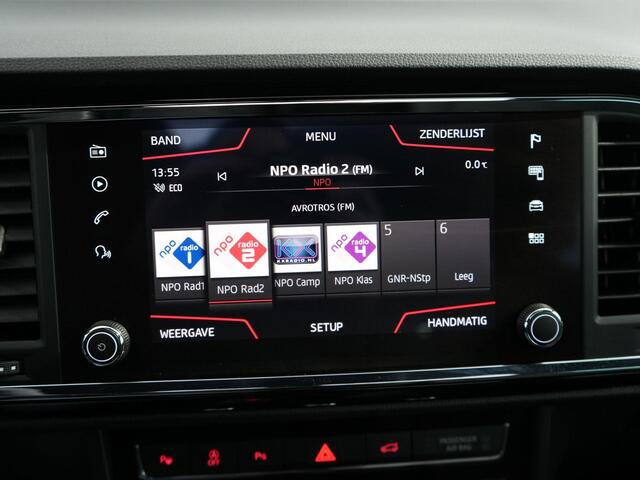 Seat ATECA 1.5 TSI FR Business Intense Pano | Zwenkhaak | 19inch |