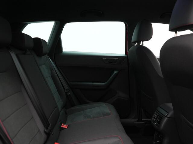 Seat ATECA 1.5 TSI FR DSG 150pk Dealer O.H. | Adaptive Cruise | Camera | Beats Audio | Alcantara Sportstoelen Verwarmd | 19"L.M | Apple Carplay | Sfeerverlichting | Keyless | Blis | Navigatie | DAB |