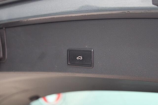 Seat ATECA 1.5 TSI Xcellence Business Intense Automaat, Achteruitrijcamera, Elektr. Achterklep, Dodehoek detectie, Keyless Entry/Start, Verw. Voorruit, Navigatie, Applecarpl./Andr. Auto, Beats by Dr. Dre. Audio