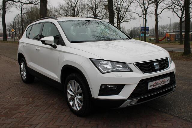 Seat ATECA 1.5 TSI Style Apple carplay, Trekhaak, Garantie
