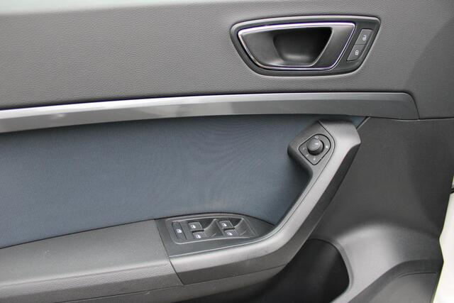 Seat ATECA 1.5 TSI Style Apple carplay, Trekhaak, Garantie