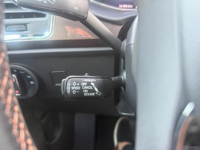 Seat ATECA 1.5 TSI Xcellence Business Intense | Automaat | Digital Dashboard | Stoelverwarming | Dodehoek Detectie | Apple Carplay/Android Auto | Camera | DAB | Adaptief Cruise Control | Climate Control | Keyless