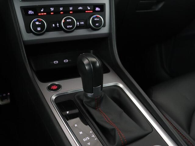 Seat ATECA 1.5 TSI FR Intense | Leder | Trekhaak | Stoelverwarming | Adaptive cruise | Standkachel | Camera | Carplay | Memory | Full LED | Keyless | Virtual Cockpit | Navigatie | Side Assist | Parkeerhulp