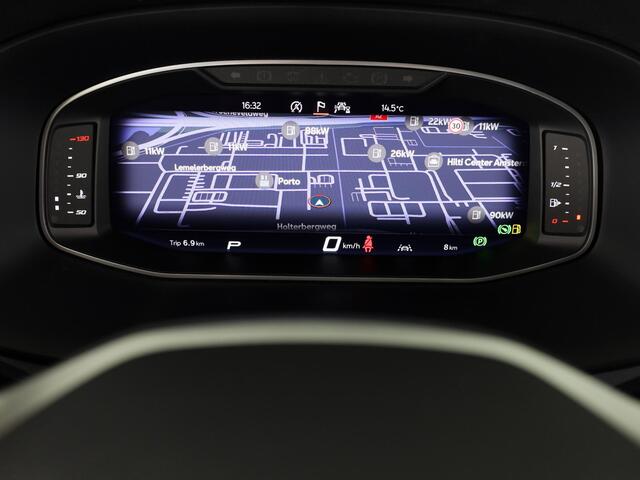 Seat ATECA 1.5 TSI FR Business Intense | Elektr. Panoramisch kanteldak| Velgen 'Exclusive Glossy Black', 19 inch | Kuipstoelen, Dinamica Aurora Blue (suede look) | Verwambare voorstoelen + Stuurwiel | Draadloze Carplay