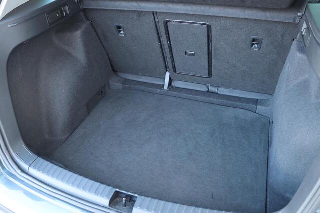 Seat ATECA 1.5 TSI Style Business Intense 150pk | Pano | Camera | Stoel- en Stuurverwarming