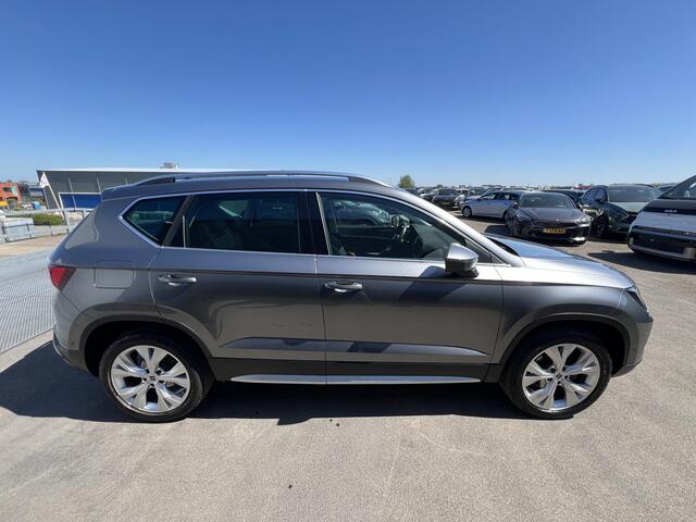Seat ATECA 1.5 TSI Xperience Business Intense Auto VOL luxe, panoramadak, trekhaak, 360° camera, keyless, stuurverwarming, dodehoek