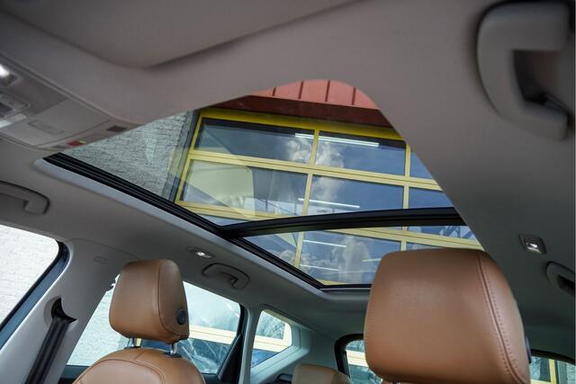 Seat ATECA 1.5 TSI Style Business Intense BJ2021 Lmv 17" | Led V+A | Pdc | Panoramadak | Elek. trekhaak | Achteruitrijcamera | App-Connect | Navi | Climate control | Cruise control | Lederen bekleding | Verwarmd stuur | Verwarmde voorstoelen | Extra getint glas