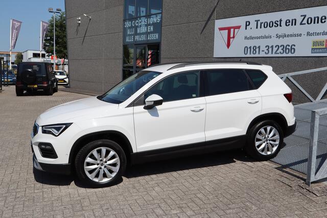 Seat ATECA 1.5 TSI Style Business Trekhaak/Apple carplay/Parkeer assistent/Cruise control/Navigatie/Digitale teller/Climate control/DAB/Lage km stand!