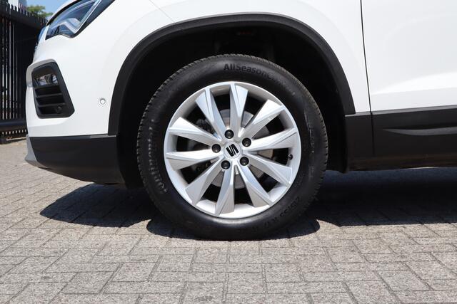 Seat ATECA 1.5 TSI Style Business Trekhaak/Apple carplay/Parkeer assistent/Cruise control/Navigatie/Digitale teller/Climate control/DAB/Lage km stand!