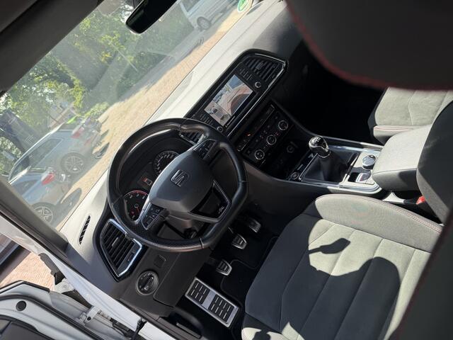 Seat ATECA 1.5 TSI FR Business Intense Bj 2019 Navi,18inch,Trekhaak,Camera,Clima Hoge zit Dealer onderhouden