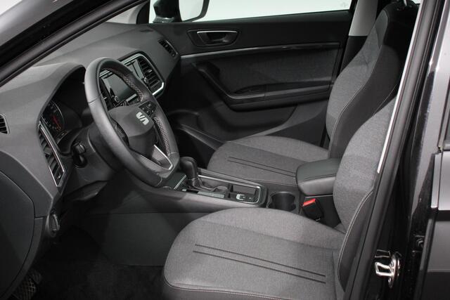 Seat ATECA 1.5 TSI DSG Style Nieuw type Climate Control Parkeer sensoren Cruise control DAB Led Lichtmetalen Velgen