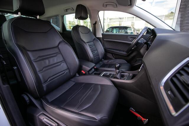 Seat ATECA 1.5 TSI Style Business Intense | Leder | 1800kg trekgewicht | Trekhaak | All Season banden |