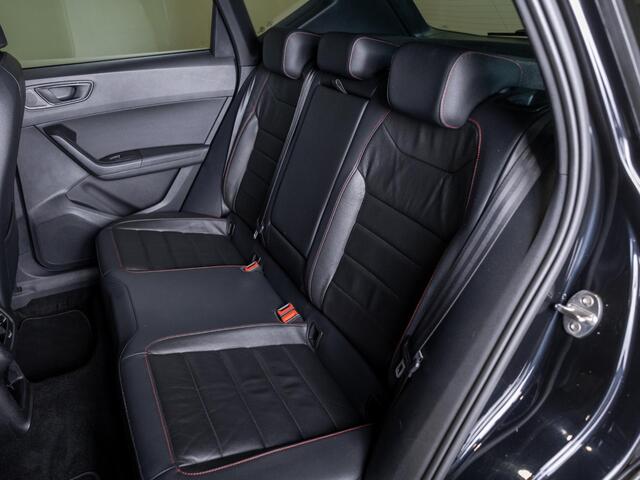 Seat ATECA 1.5 TSI FR Business Intense 150pk / Achteruitrijcamera / Trekhaak / Adaptieve cruise control / Lederen bekleding / Beats audio / Stoelverwarming / Navigatie / Apple carplay /
