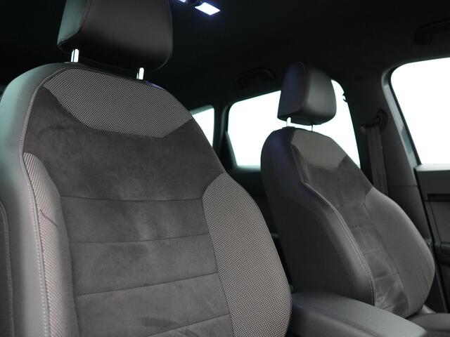 Seat ATECA 1.4 EcoTSI Xcellence 150pk | Trekhaak Af Fabriek | Camera | Sfeerverlichting | Apple Carplay | Keyless | Cruise Control | LED Koplampen | Navigatie | 18"L.M |