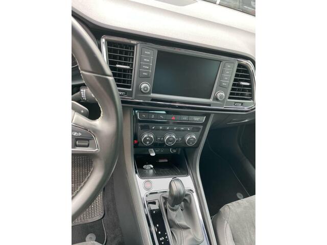 Seat ATECA 1.4 EcoTSI Xcellence 150PK / 110kW DSG, NL auto, 1e eigenaar nieuwe door ons geleverd en onderhouden, verwarmbare voorstoelen, draadloze telefoonlader, achteruitrijcamera (Rear View), keyless go & entry, rondomzichtcamera (Area View), elektrische achterklep, 18" LMV, zwarte dakhemel, 2-zone climatronic, parkeerassistent (Park Assist) full LED verlichting, privacy glas, adaptieve cruise control (ACC) etc.