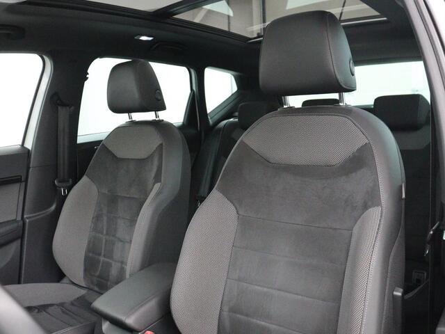 Seat ATECA 1.4 EcoTSI Xcellence | Panoramadak | Leder/alcantara | Navigatie | Carplay | Camera | Park assist | Lichtmetaal 19"