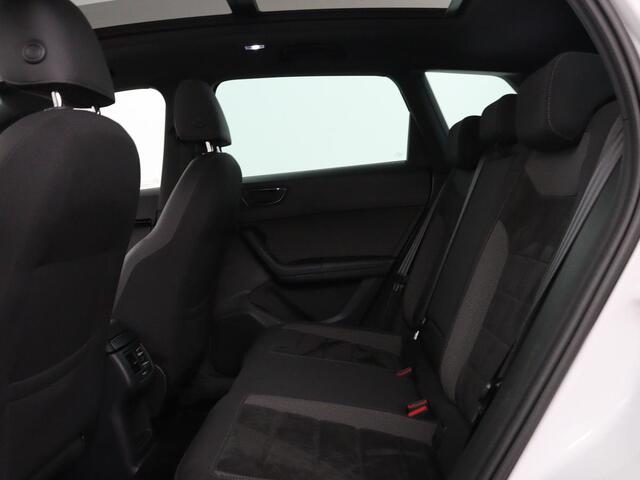 Seat ATECA 1.4 EcoTSI Xcellence | Panoramadak | Leder/alcantara | Navigatie | Carplay | Camera | Park assist | Lichtmetaal 19"