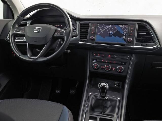 Seat ATECA 1.0 EcoTSI Business Sport (GROOT NAVI, APPLE CARPLAY, CAMERA, GETINT GLAS, LM VELGEN, CLIMATE, AUTOMATISCH INPARKEREN, NIEUWE APK)