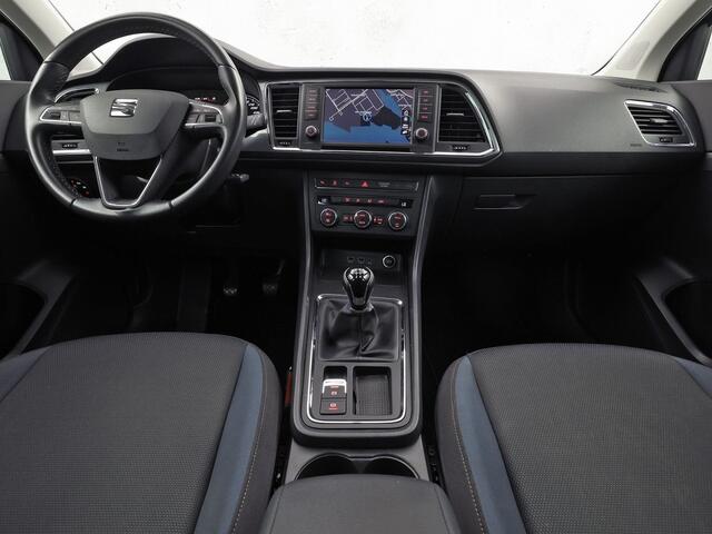 Seat ATECA 1.0 EcoTSI Business Sport (GROOT NAVI, APPLE CARPLAY, CAMERA, GETINT GLAS, LM VELGEN, CLIMATE, AUTOMATISCH INPARKEREN, NIEUWE APK)