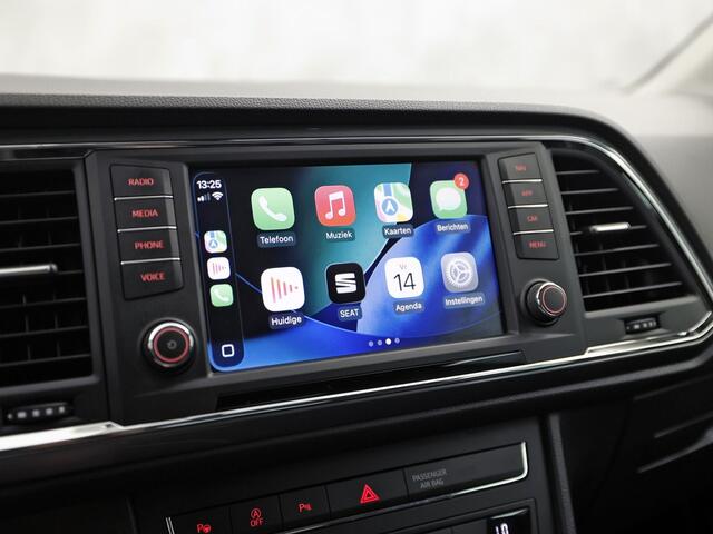 Seat ATECA 1.0 EcoTSI Business Sport (GROOT NAVI, APPLE CARPLAY, CAMERA, GETINT GLAS, LM VELGEN, CLIMATE, AUTOMATISCH INPARKEREN, NIEUWE APK)