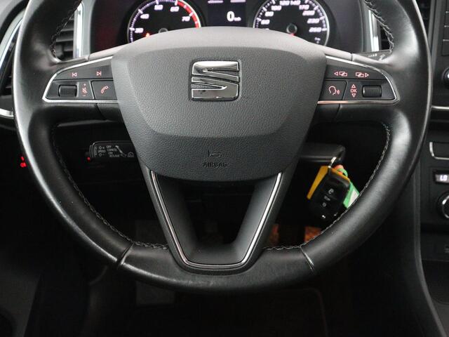 Seat ATECA 1.0 EcoTSI Style | Navigatie | Carplay | Cruise control | Park assist | Climate control | Trekhaak